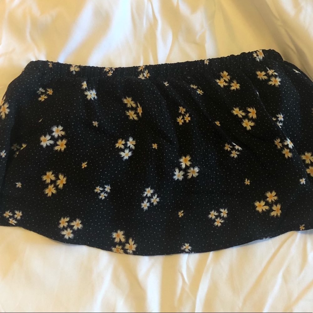 American Eagle blue floral elastic crop top